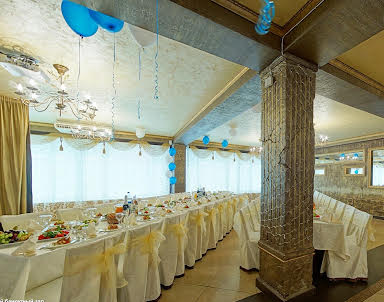 День рождения в Зеркала