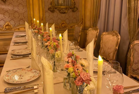 Зал «Ткани и Зеркала» в Кабинет «Беседка»