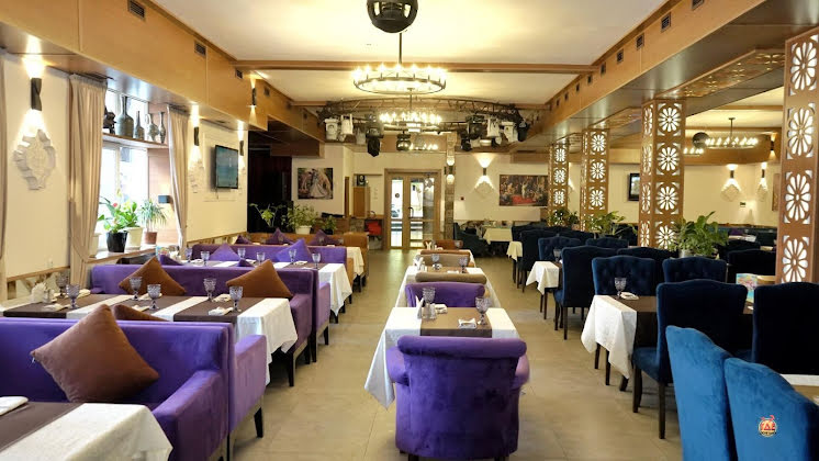 Зал ресторана  в «Кавказский дворик» фотография №4