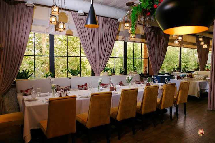 Основной зал  в «Духанъ» фотография №3