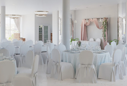 Жемчужный зал в Каминный зал