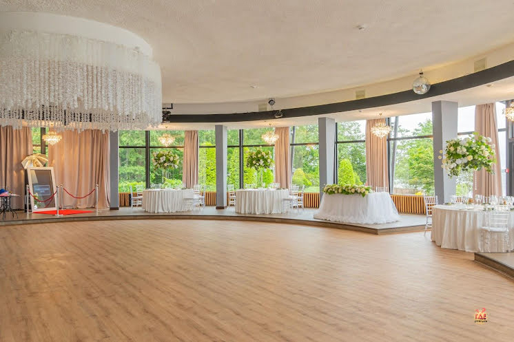 Основной зал в «Панорама в Репино» фотография №2