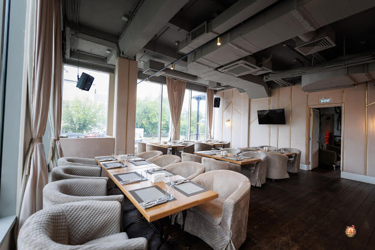 Малый караоке зал в «Сытый лось на Большой Семёновской» фотография №9