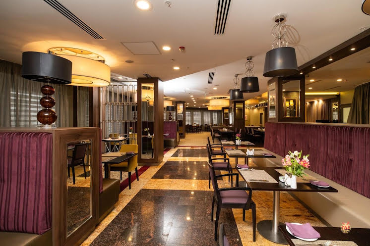 Ресторан Emerald в «DoubleTree by Hilton Tyumen» фотография №3