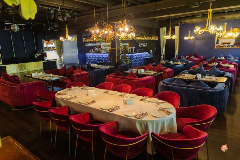 Сытый лось на Коломенской фотография №11