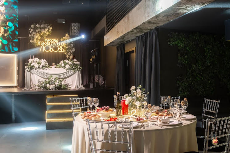 Dusty Gold в «Ранчо 636» фотография №1