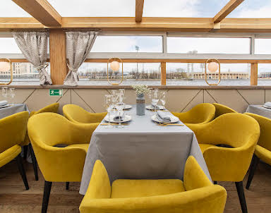 День рождения в Теплоход "Фицджеральд"