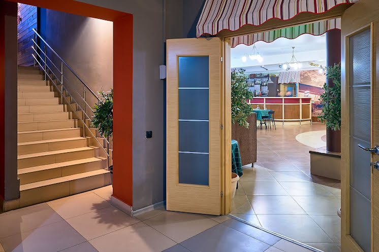 Основной зал  в «Zinger» фотография №19