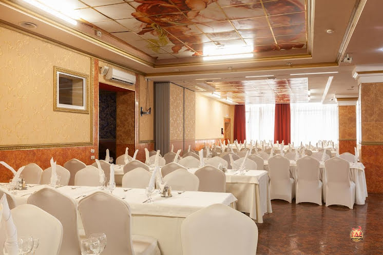 Зал «Голден холл» в «АМАКС Золотое кольцо» фотография №18