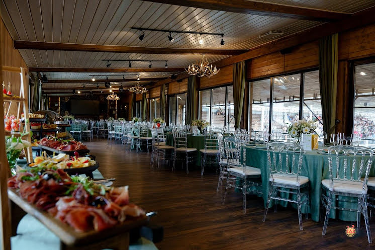 Зал «Кантри» в «Horseka Resort» фотография №11