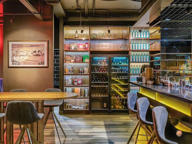 Зал ресторана  в «BAR&JOY» фотография №15