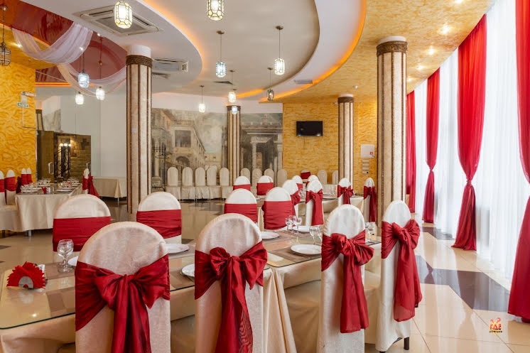 Зал «Бордовый» в «У Озера ​на Героев Космоса» фотография №12