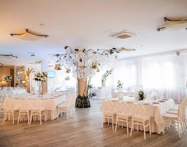 День рождения в 9PARROTS