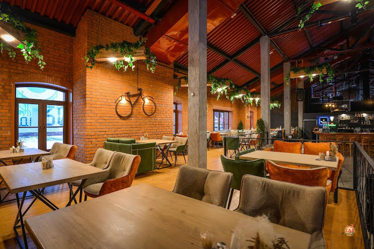 Основной зал  в «RE`конструкция» фотография №2