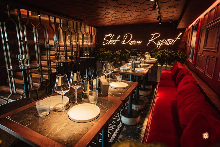 Зал на 1 этаже  в «Mixtura bar» фотография №1