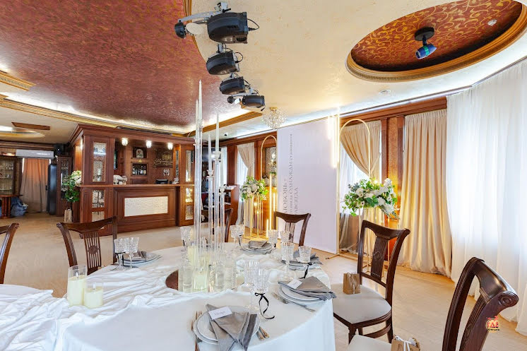 Основной зал в «Дворянское гнездо» фотография №13