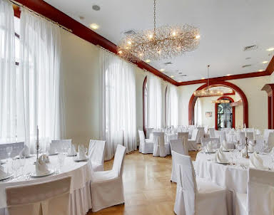 День рождения в Ассамблея