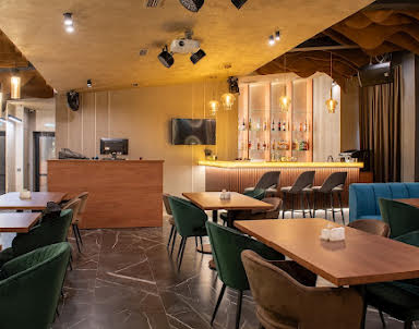  ресторан Академия Караоке на Ширямова