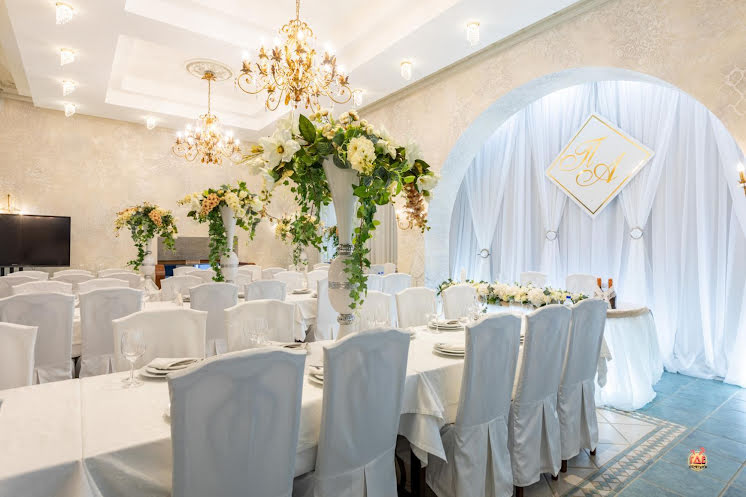 Большой зал в «У Эдуарда» фотография №2