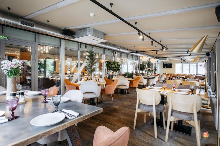 Закрытая веранда в «Хинкальная на Достоевского» фотография №6