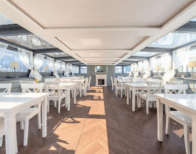 ресторан Теплоход "Гранд Вояж"