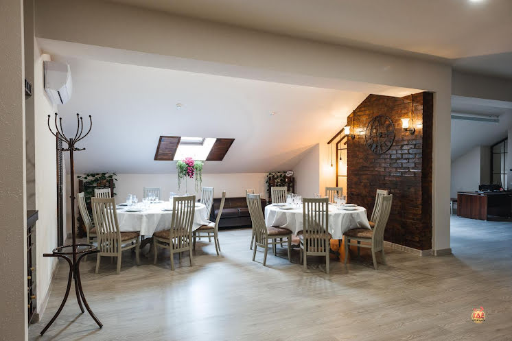 Основной зал в «Дача Хаус» фотография №1