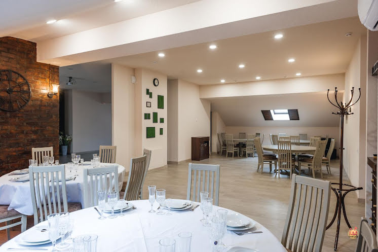 Основной зал в «Дача Хаус» фотография №6