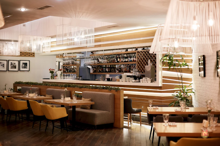 Основной зал в «BONA CAPONA на Комендантском» фотография №15