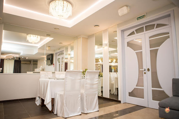 Зал на 100 человек в «Континент-Хауз» фотография №19