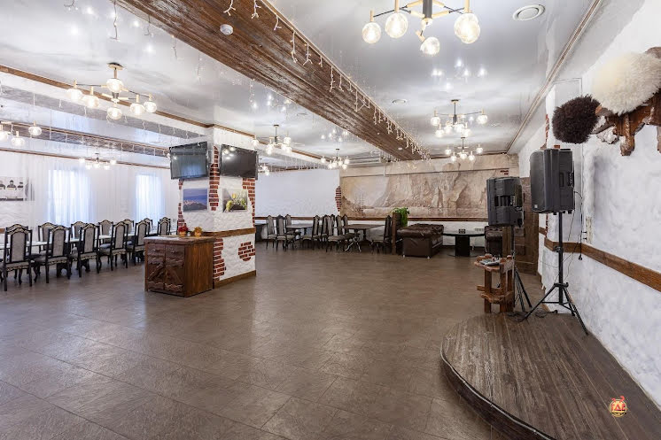 Основной зал в «Пиросмани» фотография №8