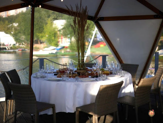 Понтон на воде Marea в «Плакучая Ива & Marea» фотография №6