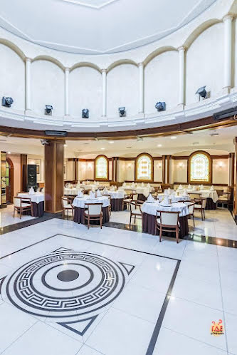 Большой зал в «ЛЕОН на Металлургов» фотография №3