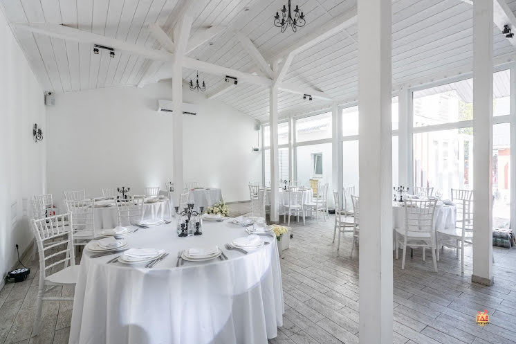 Замок на берегу в «Anstar House Vatutinki» фотография №4