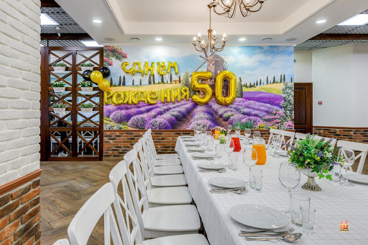 Основной зал  в «Ла Прованс» фотография №17