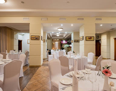  ресторан Особняк в парке Сосновка