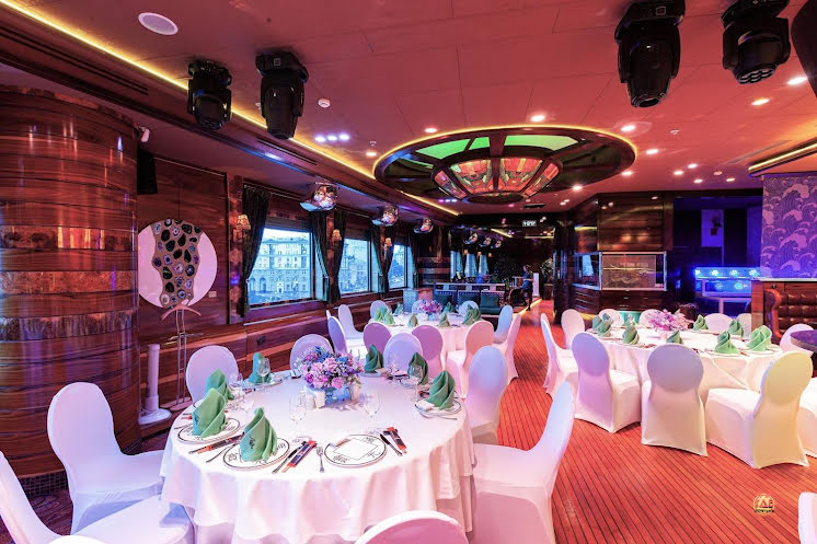 Основной зал в «Лодка» фотография №6