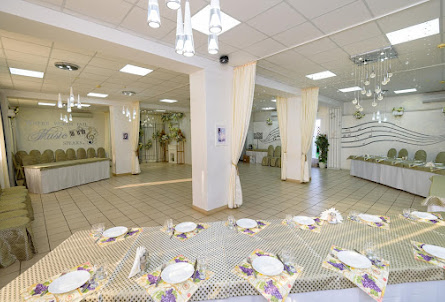 Большой зал  в Большой зал 