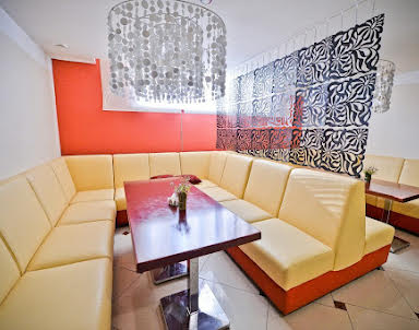  ресторан Нежинка