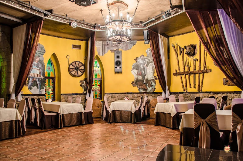 Замок в долине фотография №15