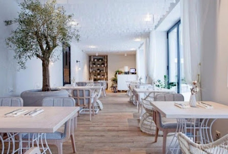 Зал «Зимний сад» в Зал «Антресоль»