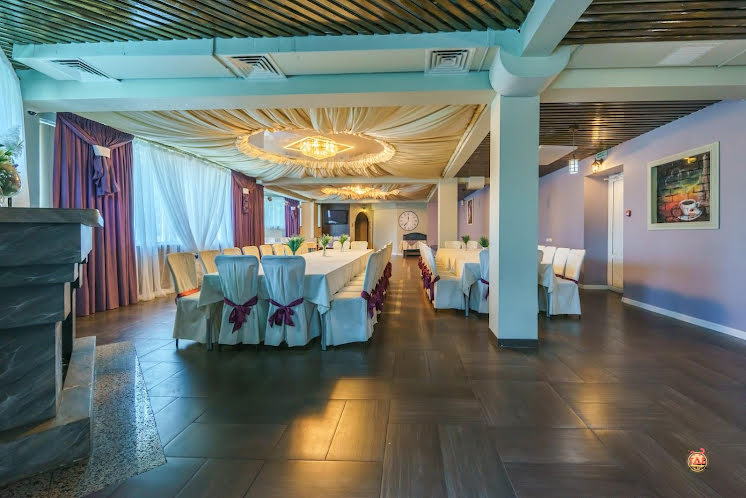 Основной зал в «7 Пятниц» фотография №3