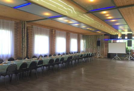 Зал на 100 человек в Дом с верандой