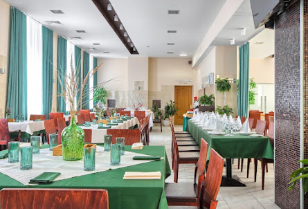 Зал "Большой" в Зал Малый