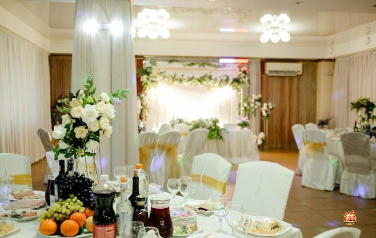 Большой зал в «Изобилие» фотография №3