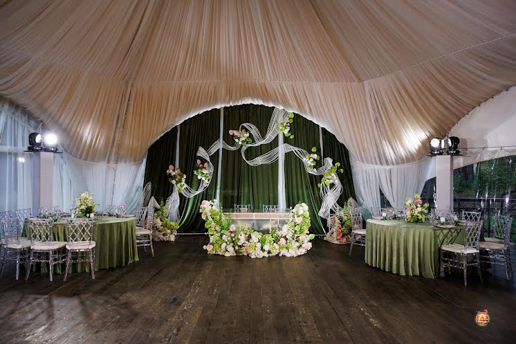 Шатер в «Времена года в Зеленом городе» фотография №8