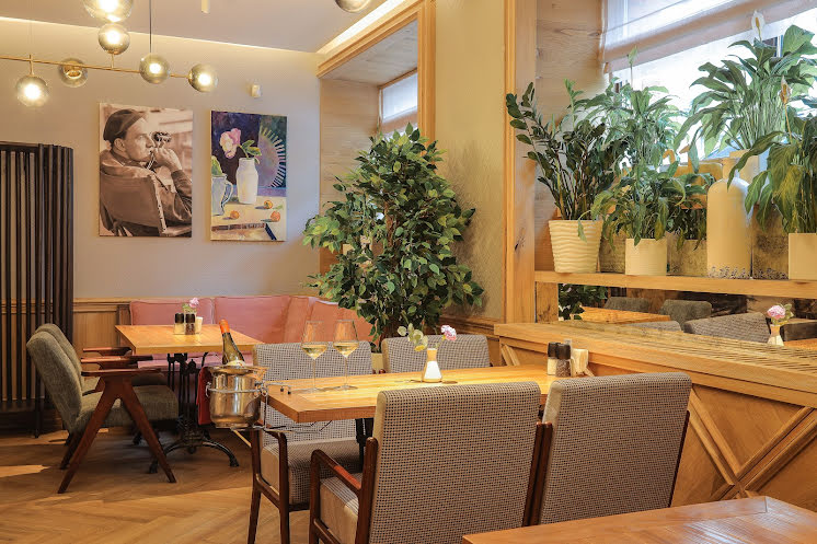 Основной зал в «Beefstroganoff Grill» фотография №14