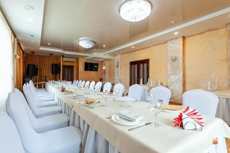 Большой зал  в «Золотой дворик» фотография №7