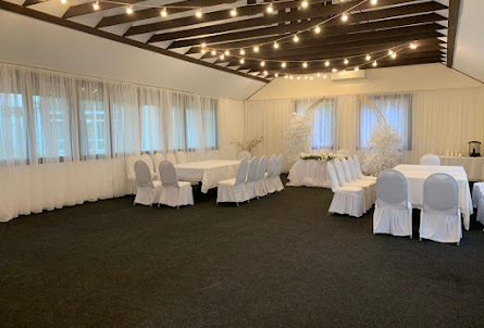 Зал на 45 человек в Беседка на 15 человек