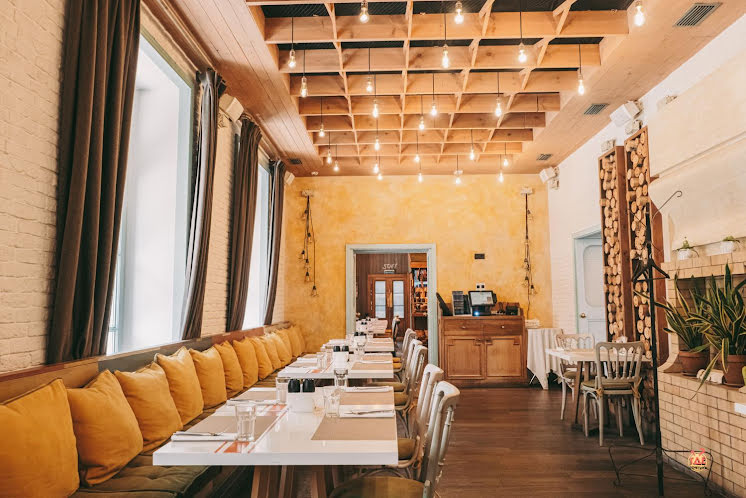 Каминный зал  в «Пряности & Радости на ВО» фотография №12