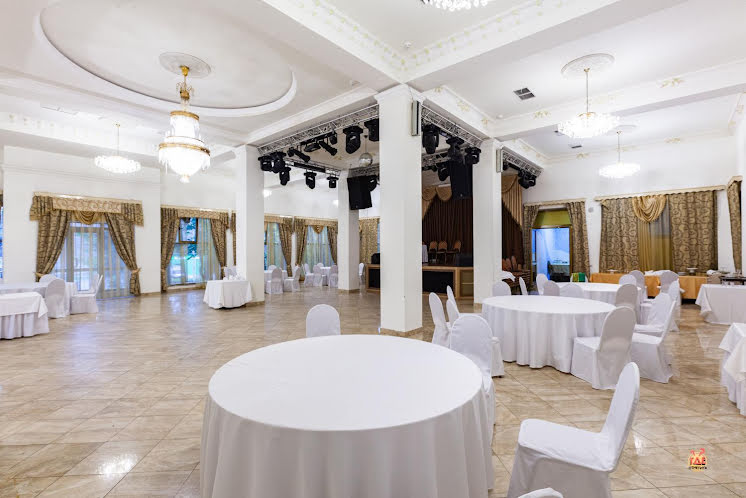 Большой банкетный зал в «Загородный» фотография №14